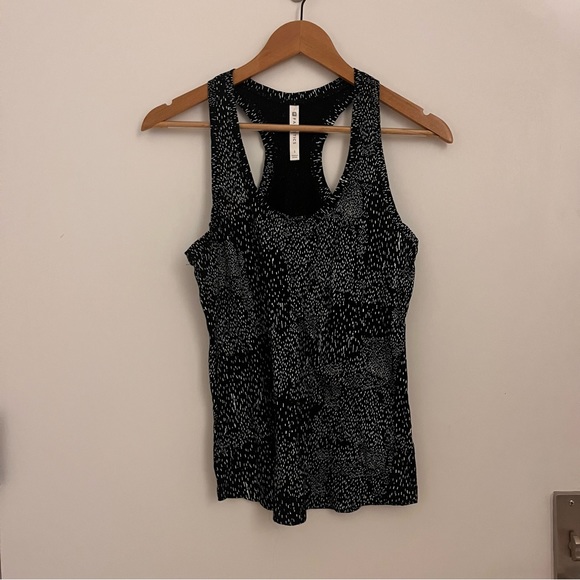 Fabletics Aventura Tank in Costellation Print - Picture 3 of 4